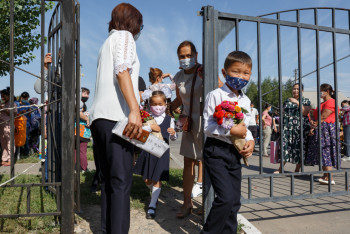 Фотография к новости: "Решение должно быть в пользу детей": министр просвещения о продлении учебного года