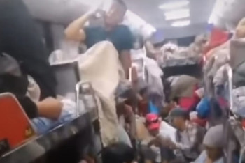 Фотография к новости: На видео сняли переполненный пассажирами автобус, следовавший в Узбекистан