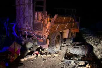 Фотография к новости: Карету скорой помощи разорвало пополам от удара об грузовик