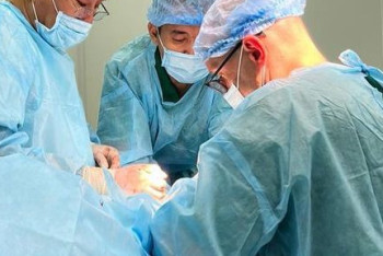 Фотография к новости: Хирург из Москвы прооперировал мангистауских детей