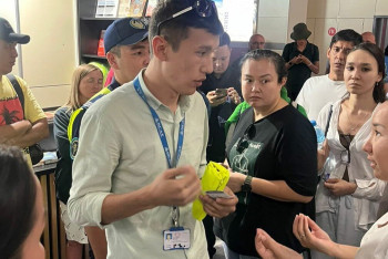 Фотография к новости: В аэропорту Актау почти на сутки застряли пассажиры казахстанской авиакомпании