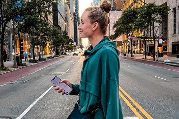 Фотография к новости: Рыбакина прилетела в Нью-Йорк на US Open и поделилась эмоциями