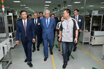 Фотография к новости: Токаеву показали инновационный комплекс Goertek