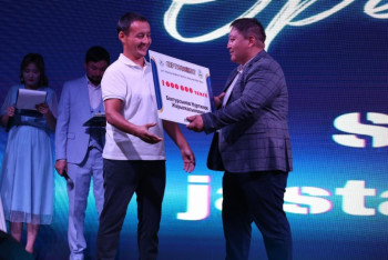 Фотография к новости: Казахстанец из глубинки на грант акима запустит производство обуви