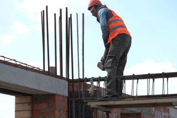 Фотография к новости: Нужна как воздух: в Костанае третий год не могут достроить школу