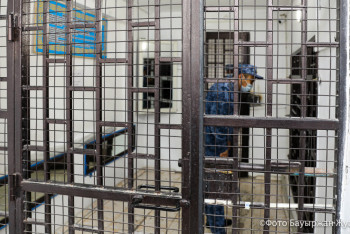 Фотография к новости: Экс-главу Басаманского лесхоза осудили и выпустили из-под стражи