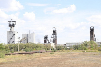 Фотография к новости: Тушение пожара на шахте "Казахстанская" продолжается