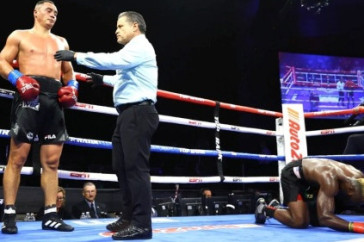 Фотография к новости: Рефери обвинили в предвзятости после дисквалификации казахстанского супертяжа