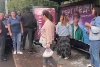 Mercedes сбил семь человек на автобусной остановке в Алматы