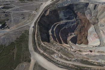 Фотография к новости: "Живём как на войне": поселок Жолымбет трясет из-за взрывов на золотом руднике