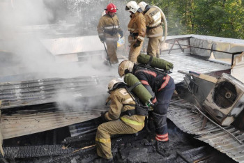 Ломбард и магазин загорелись в Таразе. Есть пострадавшая