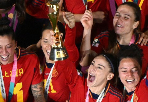 Фотография к новости: Испанские футболистки объявили забастовку и требуют повышения зарплат