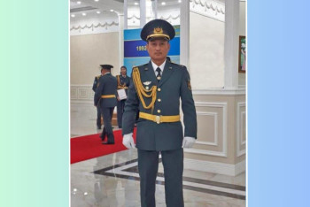 Фотография к новости: Военный не дал девочке-подростку прыгнуть с 15 этажа в Астане