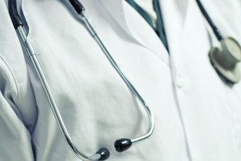 Фотография к новости: Врач рассказал о трёх симптомах, предупреждающих о мгновенной смерти