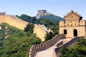 Рабочие повредили Великую китайскую стену – они хотели сократить дорогу