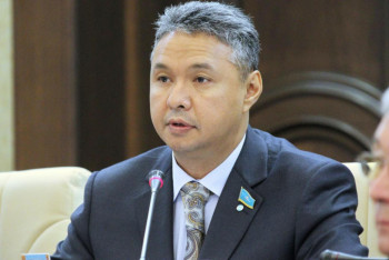 Фотография к новости: Программу действий правительства должен утверждать парламент - Перуашев