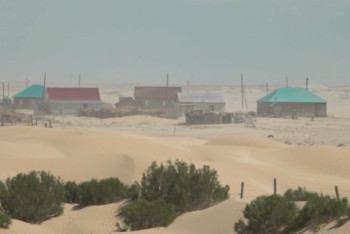 Несколько сёл в Атырауской области может засыпать песками