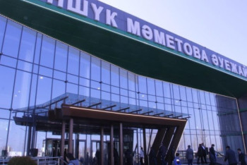 Фотография к новости: Казахстанские бодибилдеры почти сутки не могут вылететь из Уральска в Алматы