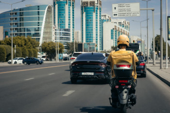 Фотография к новости: Курьеров, доставщиков и таксистов обеспечат социальными гарантиями в Казахстане