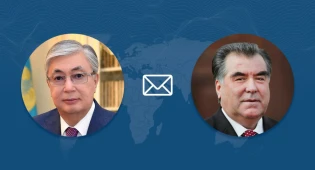 Токаев поздравил Рахмона с Днём независимости Таджикистана