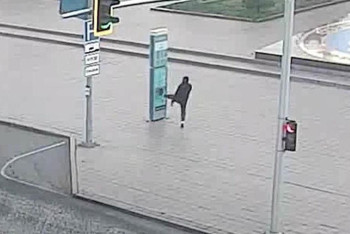 Фотография к новости: Видео с бескультурными поступками астанчан опубликовал аким