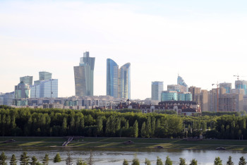 Цены на вторичку упали в Казахстане