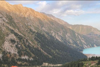 Девушка потерялась в горах близ Алматы