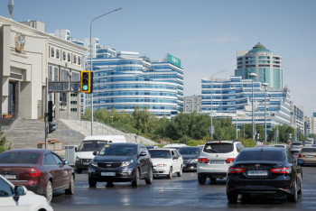 Таджикистан запрещает ввоз старых автомобилей из Казахстана