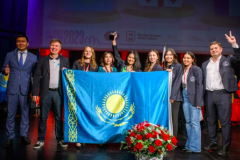 Токаев обратился к шахматисткам, завоевавшим "серебро" на чемпионате мира