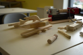 Фотография к новости: Шить и мастерить посуду из глины учат детей с аутизмом в Шымкенте