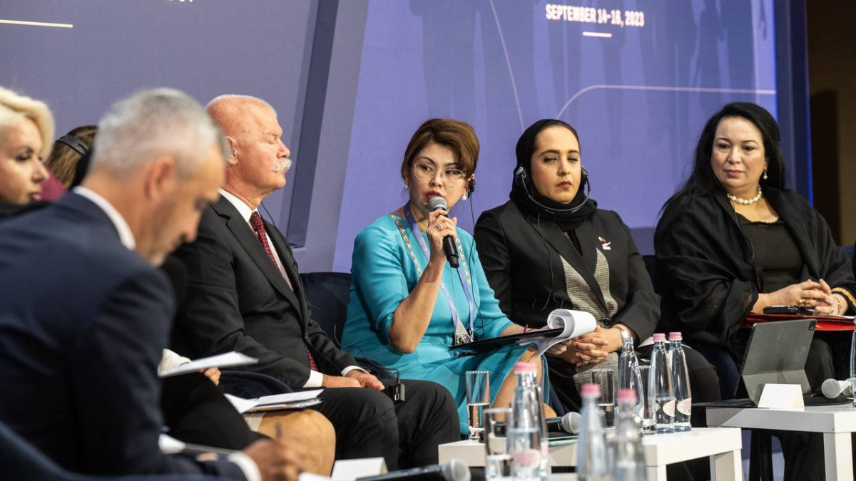 Казахстанскую модель семейно-демографической политики представили на саммите в Венгрии