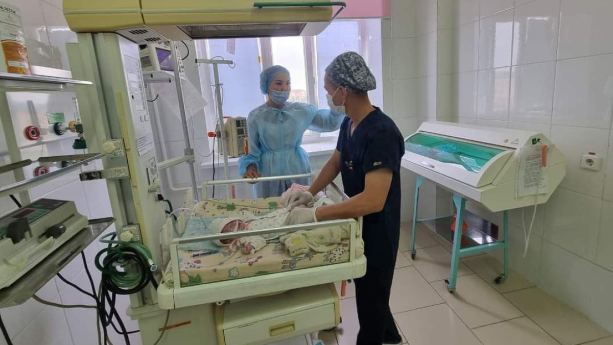 Айнур Тулешова.