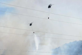 Фотография к новости: Тушивший лесной пожар вертолёт рухнул в водохранилище в Турции