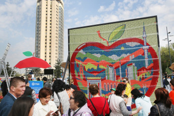 Фотография к новости: Мозаика из кубиков Рубика в Алматы попала в Книгу рекордов Гиннесса