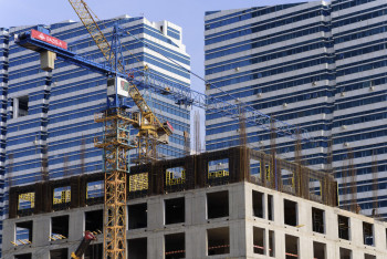 Руководителей строительных компаний арестовали за мошенничество в Астане