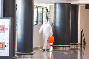 Пассажирка умерла на борту экстренно севшего самолёта в Уральске