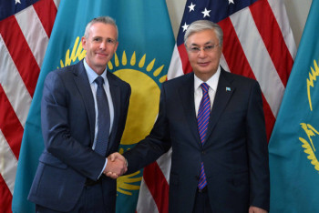 Фотография к новости: Выпуск лекарств и медицинской техники в РК вырастет до 50% к 2025 году — Токаев