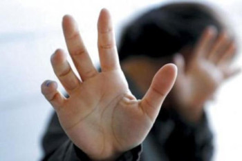 Женщина жестоко избила подростка с ограниченными возможностями в Актау