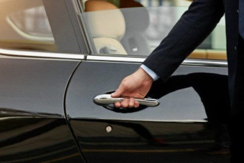 Почти 60 млн тенге хотят потратить на новые авто для акима Туркестана