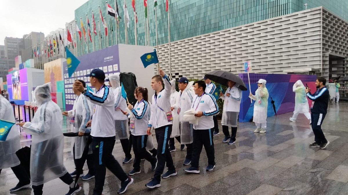 Альберт Ахметов.