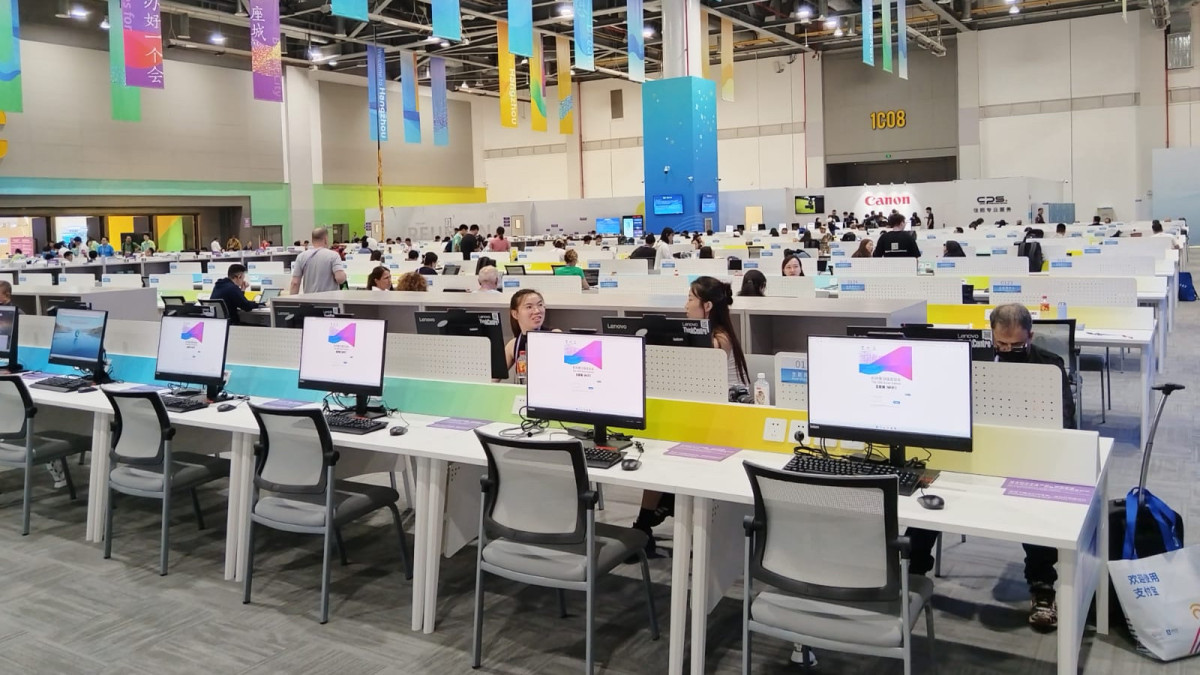 Альберт Ахметов.