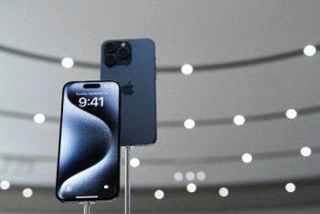 Фотография к новости: Массовая драка за новый iPhone произошла в Дубае