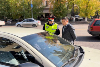 Машины должников по налогам забрали на штрафстоянку в Караганде