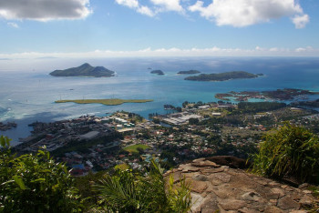 Казахстан и Сейшелы подписали соглашение о безвизовом режиме