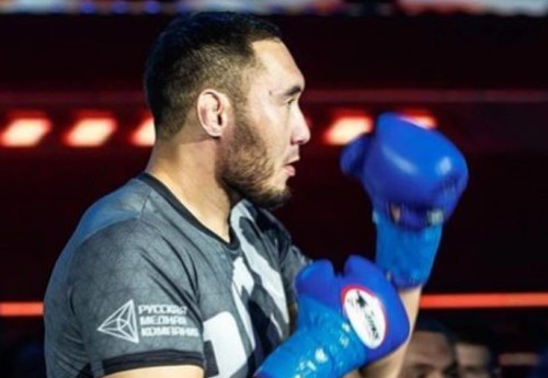 Фотография к новости: "Казахский гигант" одолел российского нокаутёра в главном бою турнира ММА