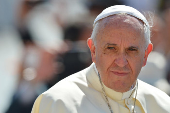 Не оставляйте их в руках торговцев людьми: Папа Римский призвал помогать беженцам