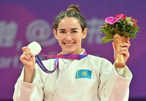 Фотография к новости: Абиба Абужакынова посвятила медаль своей погибшей подруге