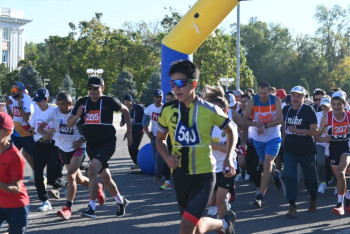 Более 200 бегунов приняли участие в марафоне "Тараз – спортивный город"