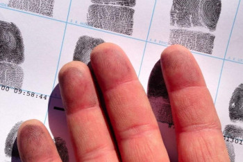 Фотография к новости: Депутат раскритиковал планы по всеобщей дактилоскопии в Казахстане