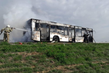 Пассажирский автобус загорелся на павлодарской трассе